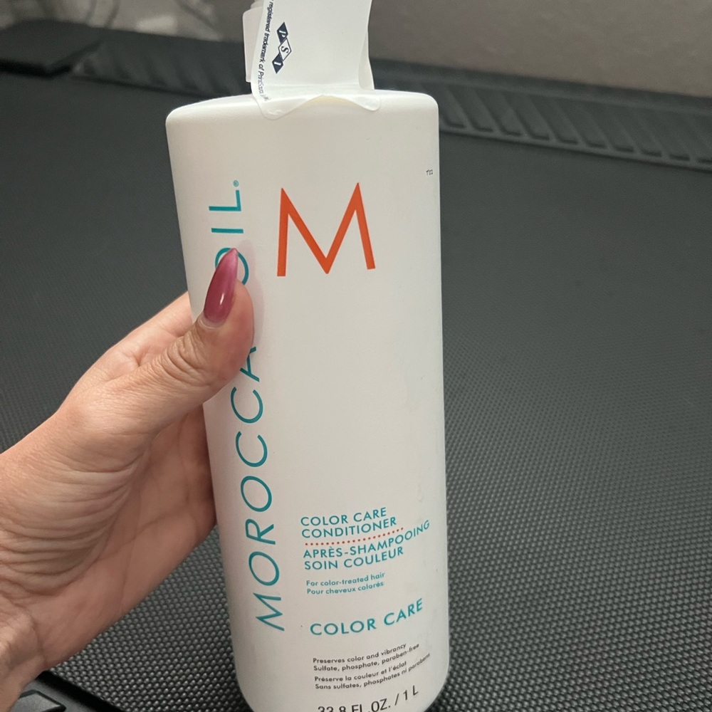 Moroccanoil Color Care Conditioner - White and Blue
